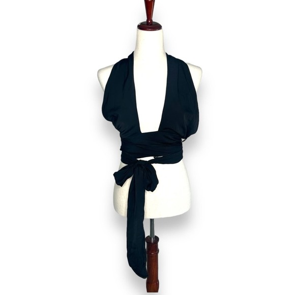 superdown Black Halter Crop Top - Picture 5 of 12